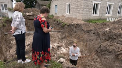 У селі на Волині призупинили земельні роботи через знайдену старовинну цеглу. Що відомо