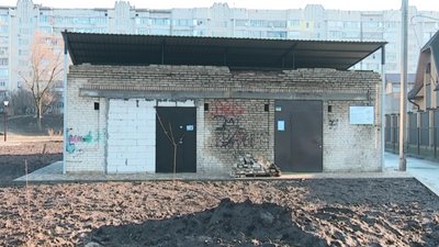 За сквер і сарай у Сумах почубились благодійний фонд і комунальне підприємство
