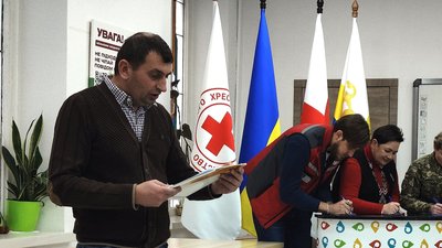 Начальник відділу поштових послуг Миколаївської дирекції Укрпошти Дмитро Маляс Начальник відділу поштових послуг Миколаївської дирекції Укрпошти Дмитро Маляс