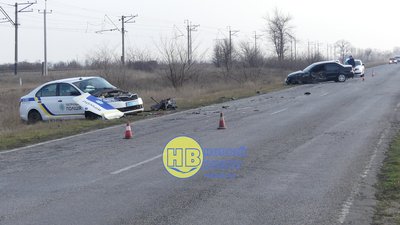 Четверо правоохоронців шпиталізовано: нові подробиці щодо ДТП на Херсонщині Четверо правоохоронців шпиталізовано: нові подробиці щодо ДТП на Херсонщині