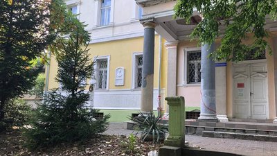 Палац Нандора Плотені — перша серія проєкту "Маєтки Закарпатття". Її опублікували в соцмережах Палац Нандора Плотені — перша серія проєкту "Маєтки Закарпатття". Її опублікували в соцмережах