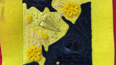 "Кожен стібок з вірою у перемогу": 140 вишивальниць обʼєднала вінничанка для створення мапи України "Кожен стібок з вірою у перемогу": 140 вишивальниць обʼєднала вінничанка для створення мапи України