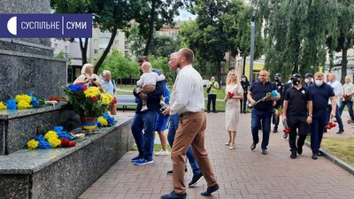 У Сумах відбулись урочистості до Дня Конституції У Сумах відбулись урочистості до Дня Конституції