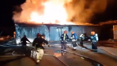 Черкаські пожежники ліквідували пожежу площею 300 квадратних метрів