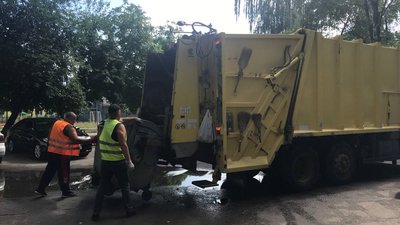 Луцькспецкомунтранс обладнав спецтехніку GPS-трекерами і датчиками пального. Чи вдалося зекономити