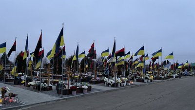 У Стрию під час похорону військовослужбовців читають вірші місцевого поета