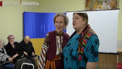 У Тернопільському терцентрі пенсіонери організували новорічне свято