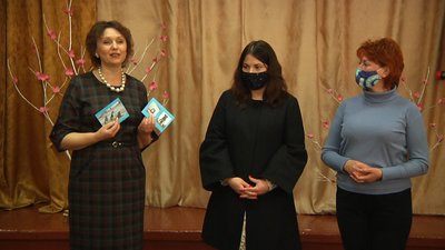 Учні Житомирської спецшколи №2 передали волонтерам гроші, зібрані на підтримку безпритульних тварин