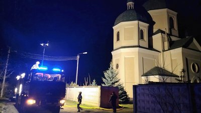 На Львівщині трапилась пожежа в церкві