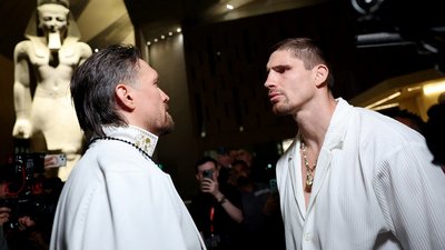 Олександр Усик та Ріко Верховен