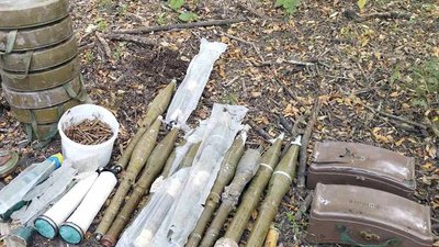 За добу піротехніки знищили понад три сотні боєприпасів на території Дніпропетровської та Херсонської областей За добу піротехніки знищили понад три сотні боєприпасів на території Дніпропетровської та Херсонської областей