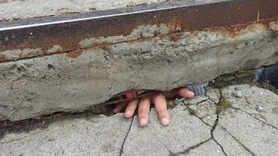 У Кропивницькому руйнується пішохідний міст на залізничному вокзалі У Кропивницькому руйнується пішохідний міст на залізничному вокзалі