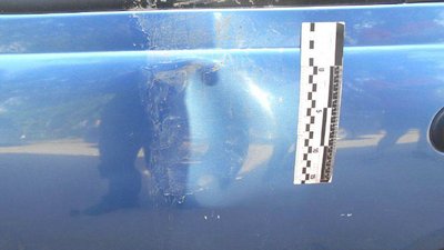 У Рівному двоє юнаків пошкодили дев'ять автівок У Рівному двоє юнаків пошкодили дев'ять автівок