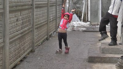 Із берега річки — у справжній будинок. Історія сім'ї франківських ромів Роубі та Гіти Із берега річки — у справжній будинок. Історія сім'ї франківських ромів Роубі та Гіти