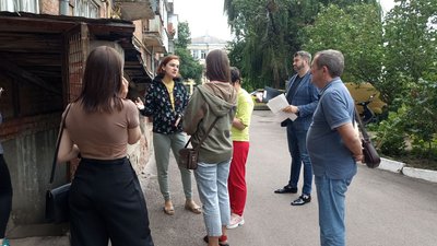 Житомиряни не могли потрапити в укриття ліцею №14 у Житомирі – що відомо Житомиряни не могли потрапити в укриття ліцею №14 у Житомирі – що відомо