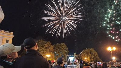 Світанок на каяках, підняття прапора та вітання від Зеленського: як триває святкування Дня Одеси Світанок на каяках, підняття прапора та вітання від Зеленського: як триває святкування Дня Одеси