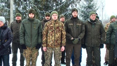 "Завжди йшов попереду всіх": на Вінниччині встановили пам'ятну дошку загиблому нацгвардійцю "Завжди йшов попереду всіх": на Вінниччині встановили пам'ятну дошку загиблому нацгвардійцю