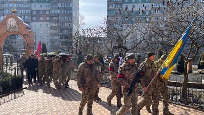 "Таких Героїв важко втрачати": із загиблим гранатометником Максимом Піменковим попрощались у Сумах