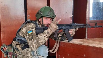 У Черкасах попрощалися із загиблим на війні У Черкасах попрощалися із загиблим на війні
