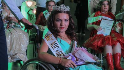 У Черкасах відбувся конкурс краси серед дівчат з інвалідністю (фоторепортаж) У Черкасах відбувся конкурс краси серед дівчат з інвалідністю (фоторепортаж)