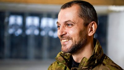 "Поїхав на війну з колегами, а повернувся з побратимами". Історія поліцейського із Закарпаття Романа Короля