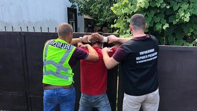 Підозрюваного у нападі на жінку з інвалідністю затримали на Закарпатті