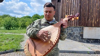 У Холодному Яру вшанували героїв У Холодному Яру вшанували героїв