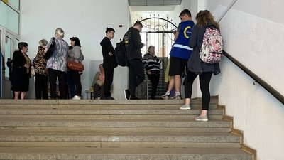 На Закарпатті понад місяць вимушені переселенці отримують соцвиплати у відділеннях "Укрпошти" На Закарпатті понад місяць вимушені переселенці отримують соцвиплати у відділеннях "Укрпошти"