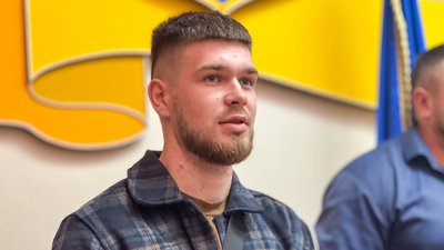 Отримали поранення на полі бою: у Житомирі трьом десантникам вручили нагороди Отримали поранення на полі бою: у Житомирі трьом десантникам вручили нагороди