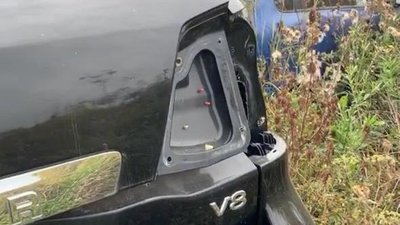 У Харкові поліцейського підозрюють у крадіжці ліхтарів з позашляховика У Харкові поліцейського підозрюють у крадіжці ліхтарів з позашляховика