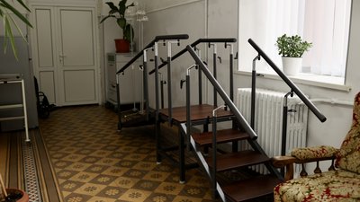 Відновлюють після травм та інсультів. Як медики у Чернівцях реабілітують пацієнтів на сучасних тренажерах Відновлюють після травм та інсультів. Як медики у Чернівцях реабілітують пацієнтів на сучасних тренажерах