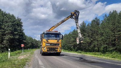 На Волині латають ями на дорозі між двома колишніми районними центрами