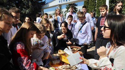 У Хмельницькому діти встановили борщовий рекорд