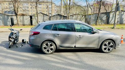 ДТП, скутер, Довженка, Франківськ, Renault Megane, аварія, неповнолітній