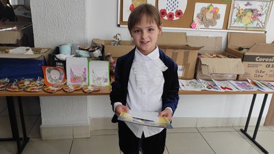 Листівки до Дня матері військовим-матерям відправили на схід тернопільські школярі Листівки до Дня матері військовим-матерям відправили на схід тернопільські школярі