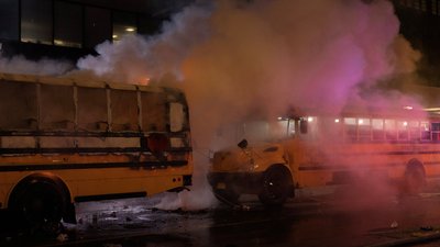 Вболівальники чемпіона НБА "Нікс" під час святкування перемоги підпалили автобус ЧС-2026
