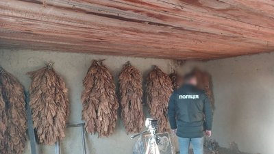 поліцейські викрили цех з виготовлення цигарок поліцейські викрили цех з виготовлення цигарок