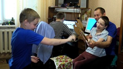 Житомирянин Микола Піддубний сам виховує трьох синів, двоє з яких мають інвалідність Житомирянин Микола Піддубний сам виховує трьох синів, двоє з яких мають інвалідність