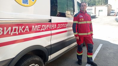 "Кожен на своєму місці". Історії евакуацій від львівських медиків екстреної служби