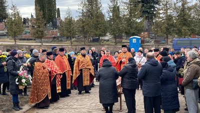 У Тернополі попрощалися із загиблим військовослужбовцем Тарасом Мудриком У Тернополі попрощалися із загиблим військовослужбовцем Тарасом Мудриком