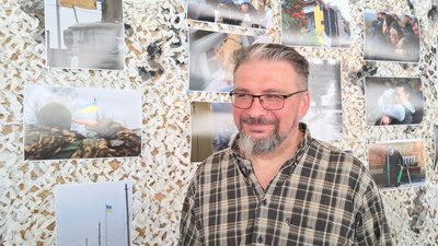 «Це горе проходить через тебе». У Дніпрі відкрили виставку світлин Сергія Дівєєва «Миті війни» «Це горе проходить через тебе». У Дніпрі відкрили виставку світлин Сергія Дівєєва «Миті війни»