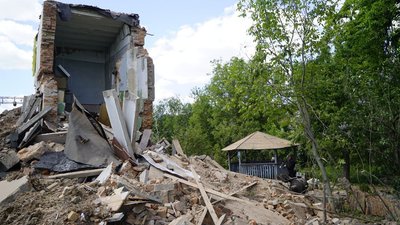 Окупанти обстріляли Мерефу: одну з трьох ракет збила ППО Окупанти обстріляли Мерефу: одну з трьох ракет збила ППО