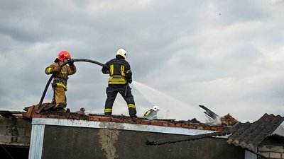 Пожежі на Хмельниччині: горіли будинок, балкон багатоквартирного будинку та сміття Пожежі на Хмельниччині: горіли будинок, балкон багатоквартирного будинку та сміття