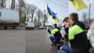 На Сновщині прощалися з двома бійцями, які захищали Чернігівщину