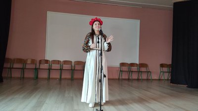 Тернопільська бібліотекарка випустила патріотичний кліп Тернопільська бібліотекарка випустила патріотичний кліп