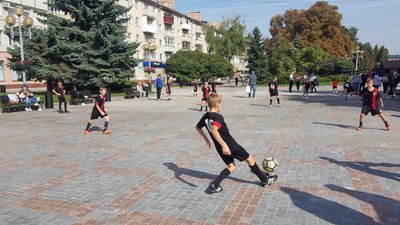 На майдані у Рівному відзначають День фізкультури і спорту. Що у програмі На майдані у Рівному відзначають День фізкультури і спорту. Що у програмі