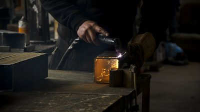 145 польових буржуйок за місяць: в Одесі п'ятеро друзів виготовляють пічки для передової 145 польових буржуйок за місяць: в Одесі п'ятеро друзів виготовляють пічки для передової