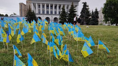На Майдані провели акцію вшанування памʼяті загиблих захисників Маріуполя