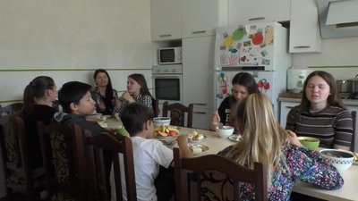 Як проходить День захисту дітей у сім'ї з десятьма дітлахами Як проходить День захисту дітей у сім'ї з десятьма дітлахами