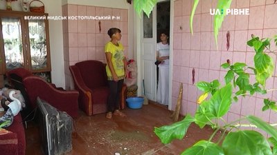Негода на Костопільщині: за 20 хвилин пошкоджено 17 приватних будівель